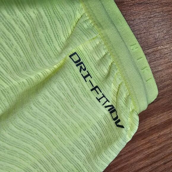 Nike Running Division Pinnacle Racing Shorts Men's XL Volt Black  DA1294 736 New - Picture 10 of 13